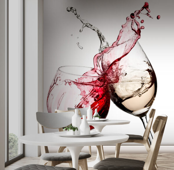 Fototapet Pahare de vin la mijlocul toastului, stropi capturați. (SKU: u75563) Fototapet Fototapet Pahare de vin la mijlocul toastului, stropi capturați. (SKU: u75563)