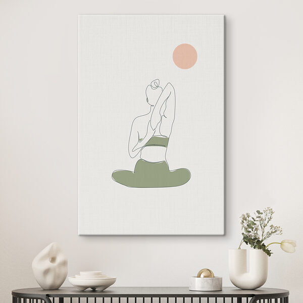 Femeie stând într-o poziție de yoga Tablouri Femeie stând într-o poziție de yoga