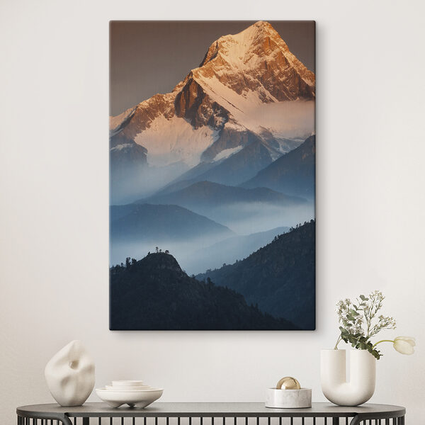Canvas prints Mountain range with snow on top Tablouri Canvas prints Mountain range with snow on top