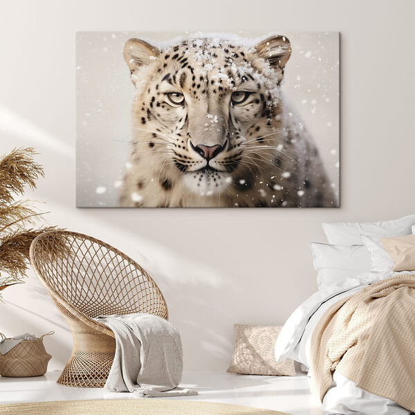 Leopard de zăpadă cu zăpadă pe cap Tablouri Leopard de zăpadă cu zăpadă pe cap