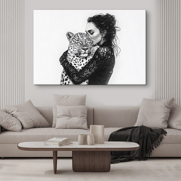 Femeie îmbrățișând un leopard Tablouri Femeie îmbrățișând un leopard