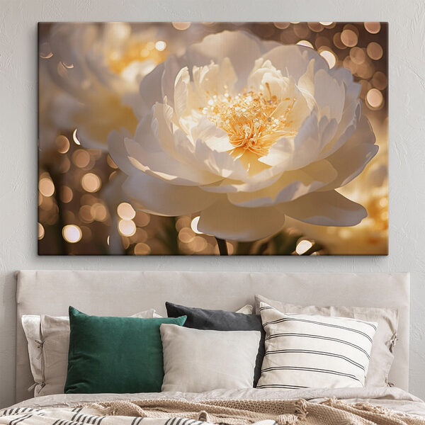 Petale delicate în lumină blândă Tablouri Petale delicate în lumină blândă